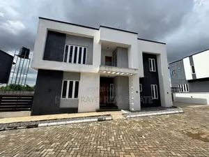 4bdrm Duplex in Carlton Gate Estate for rent