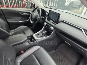 Toyota RAV4 2022 Green