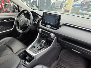 Toyota RAV4 2022 Green