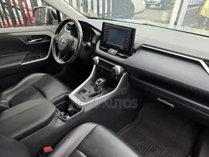 Toyota RAV4 2022 Green