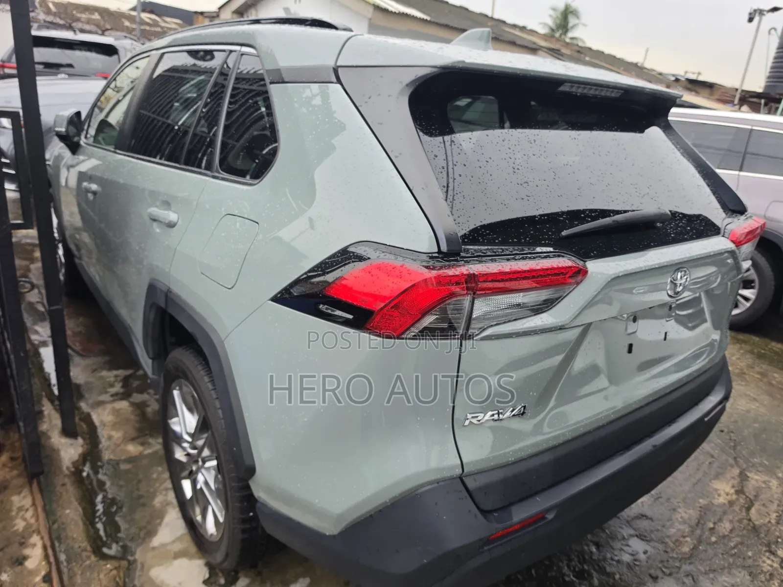 Toyota RAV4 2022 Green