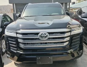 Toyota Land Cruiser LC300 2024 Matt Black
