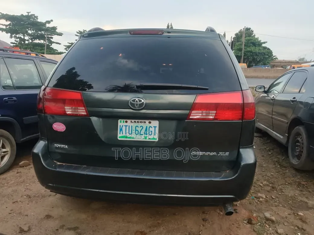 Toyota Sienna 2006 Gray