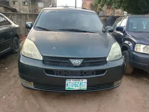 Toyota Sienna 2006 Gray