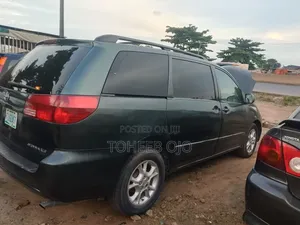 Toyota Sienna 2006 Gray
