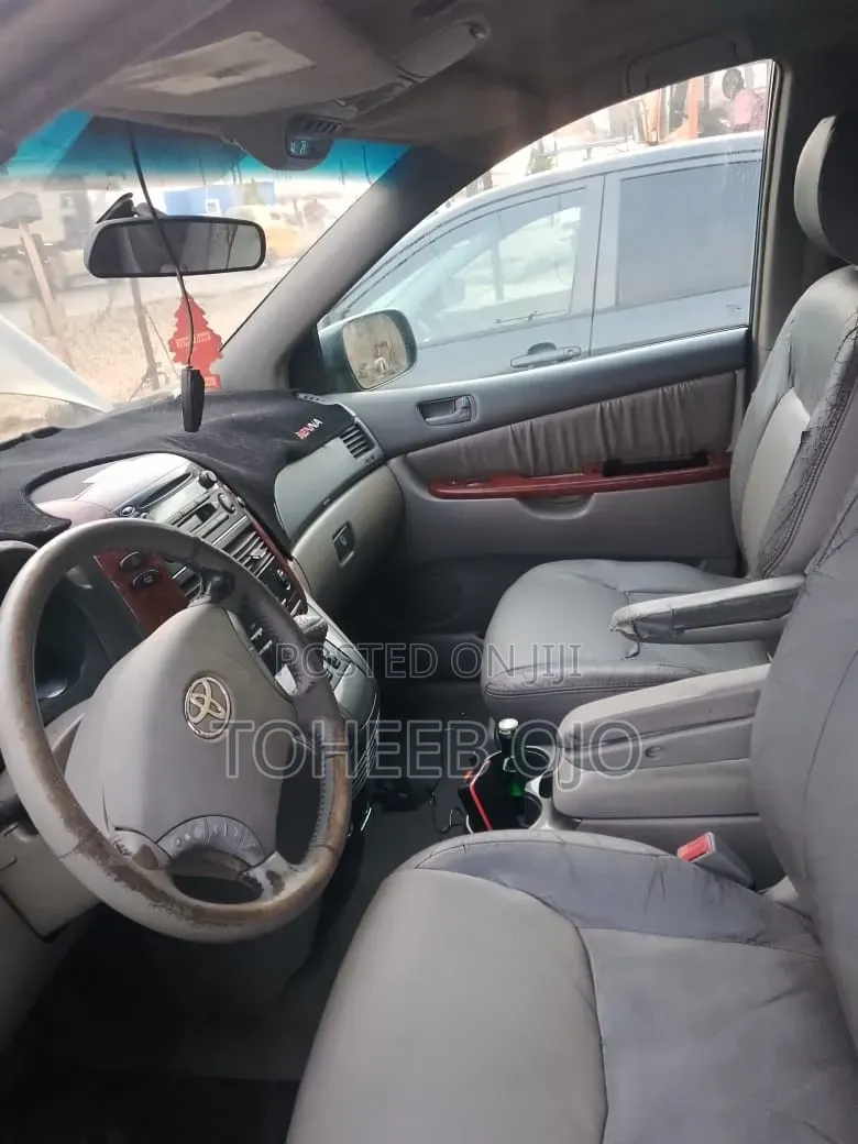 Toyota Sienna 2006 Gray