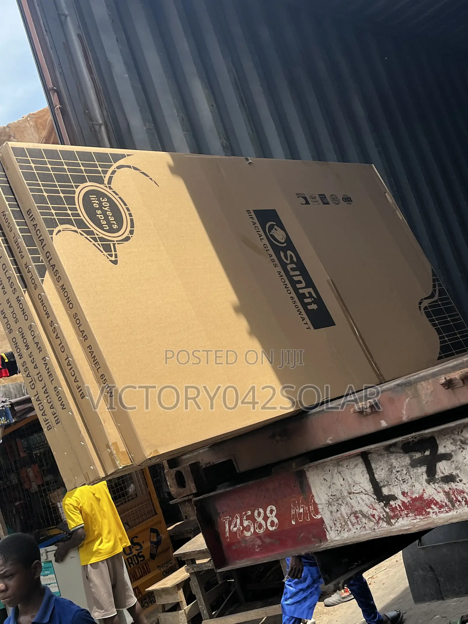 650w Glass Bificial Solar Panel Available