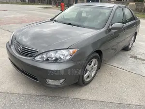 Toyota Camry SE 4dr Sedan (2.4L 4cyl 5A) 2005 Gray