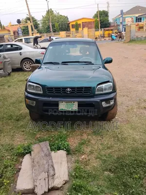 Toyota RAV4 1999 Green