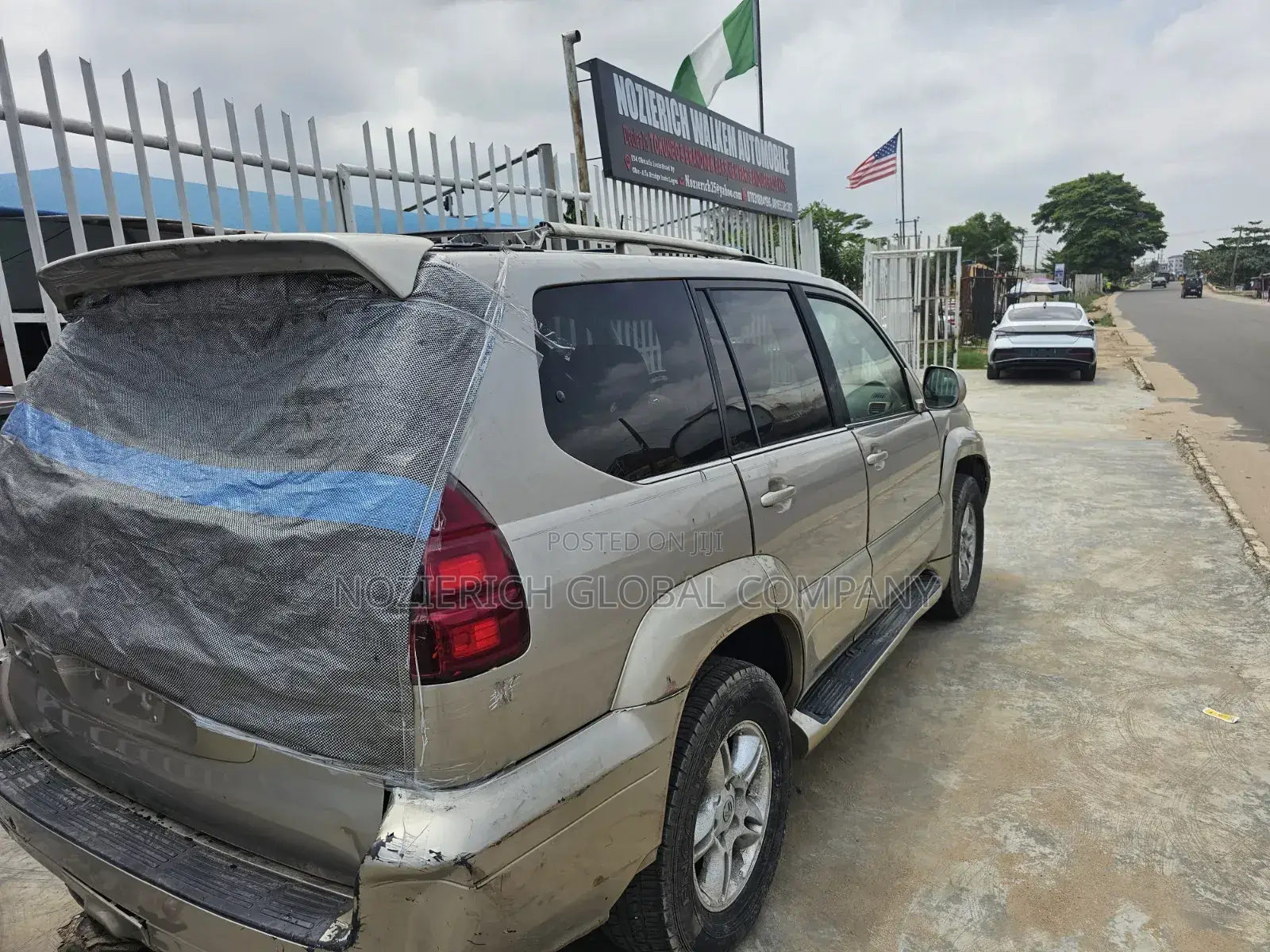 Lexus GX 470 2004 Gold