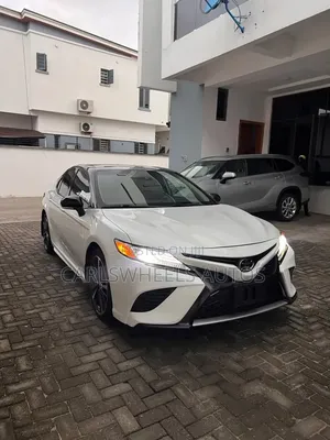 Toyota Camry XSE FWD 2020 White