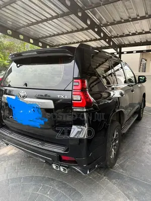 Toyota Land Cruiser Prado 2021 Black