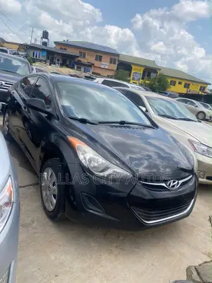 Hyundai Elantra Limited Sedan FWD (1.8L 4cyl 6A) 2013 Black