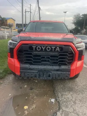 Toyota Tundra Platinum CrewMax 5.5' Bed 2023 Red