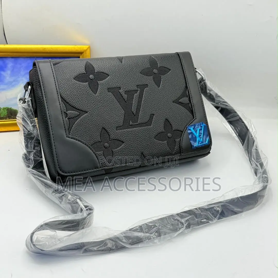 Men Lv Body Cross Bag