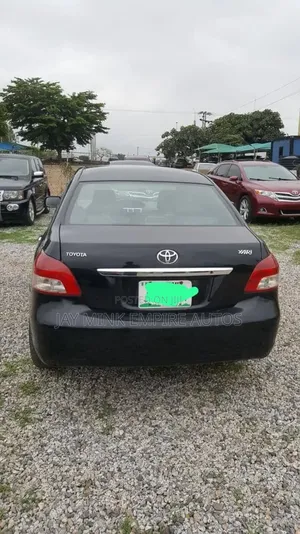 Toyota Yaris 2010 Black