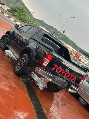 Toyota Hilux 2014 Black