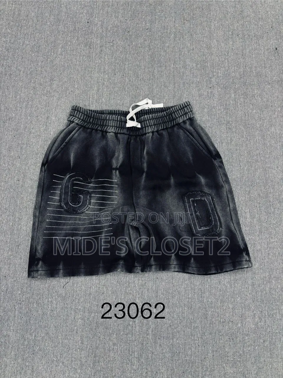 Short Luxury Joggers Jean