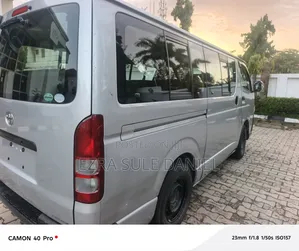 Toyota HiAce 2012 Silver