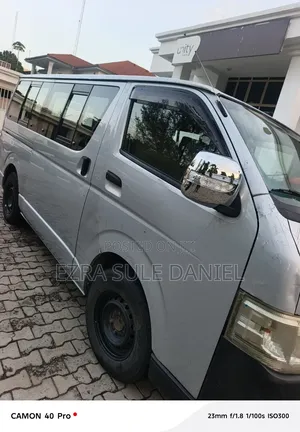 Toyota HiAce 2012 Silver