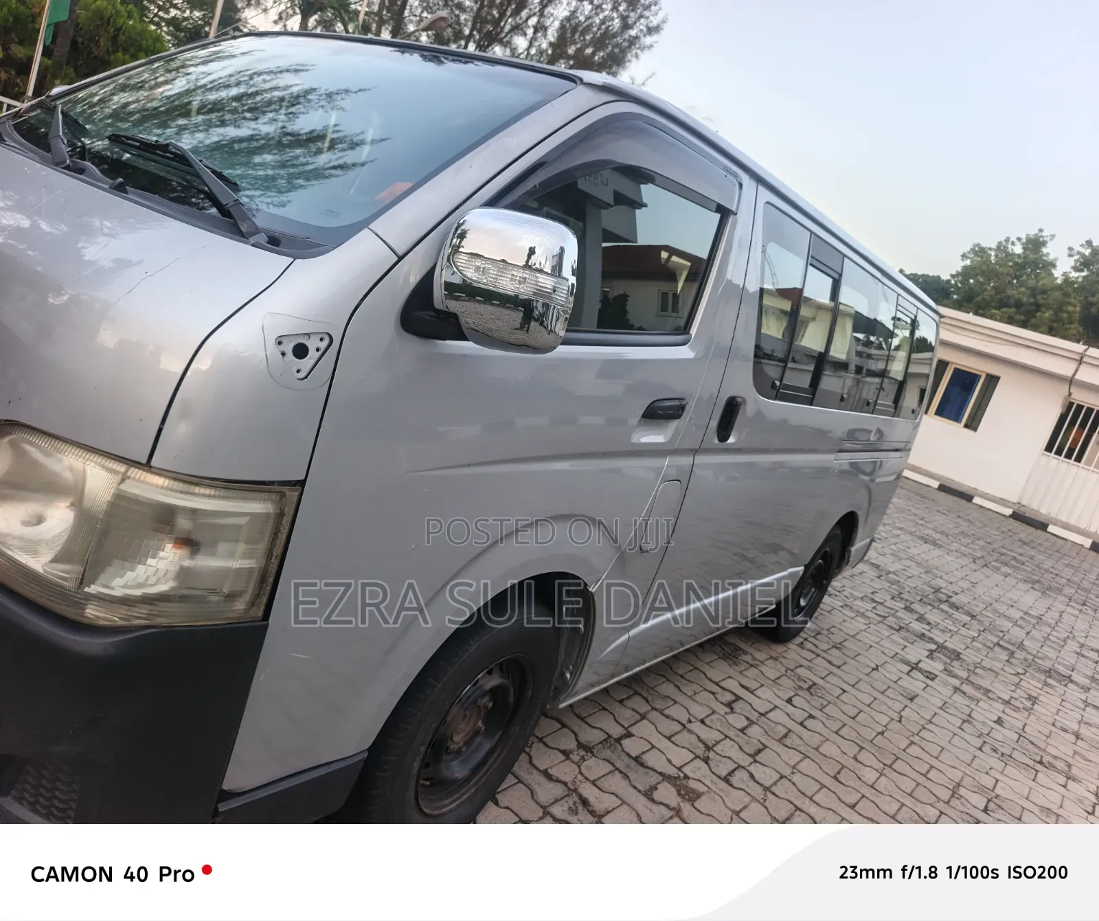 Toyota HiAce 2012 Silver