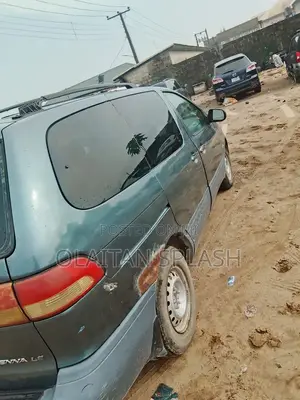 Toyota Sienna 2000 Green