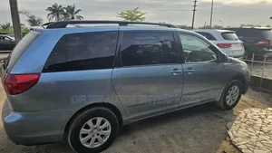 Toyota Sienna 2008 Blue