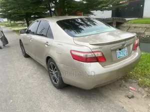 Toyota Camry 2009 Gold