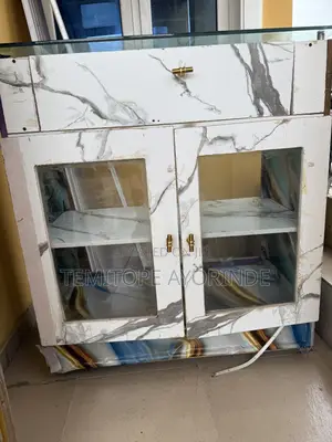 Show Glass/Table Shelf