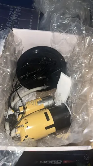 Fuel Pump Available for Mercedes Benz Glc300/C300