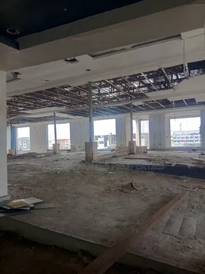 490 Square Meter Space Suitable For Lounge And Bar, Showroom, Etc