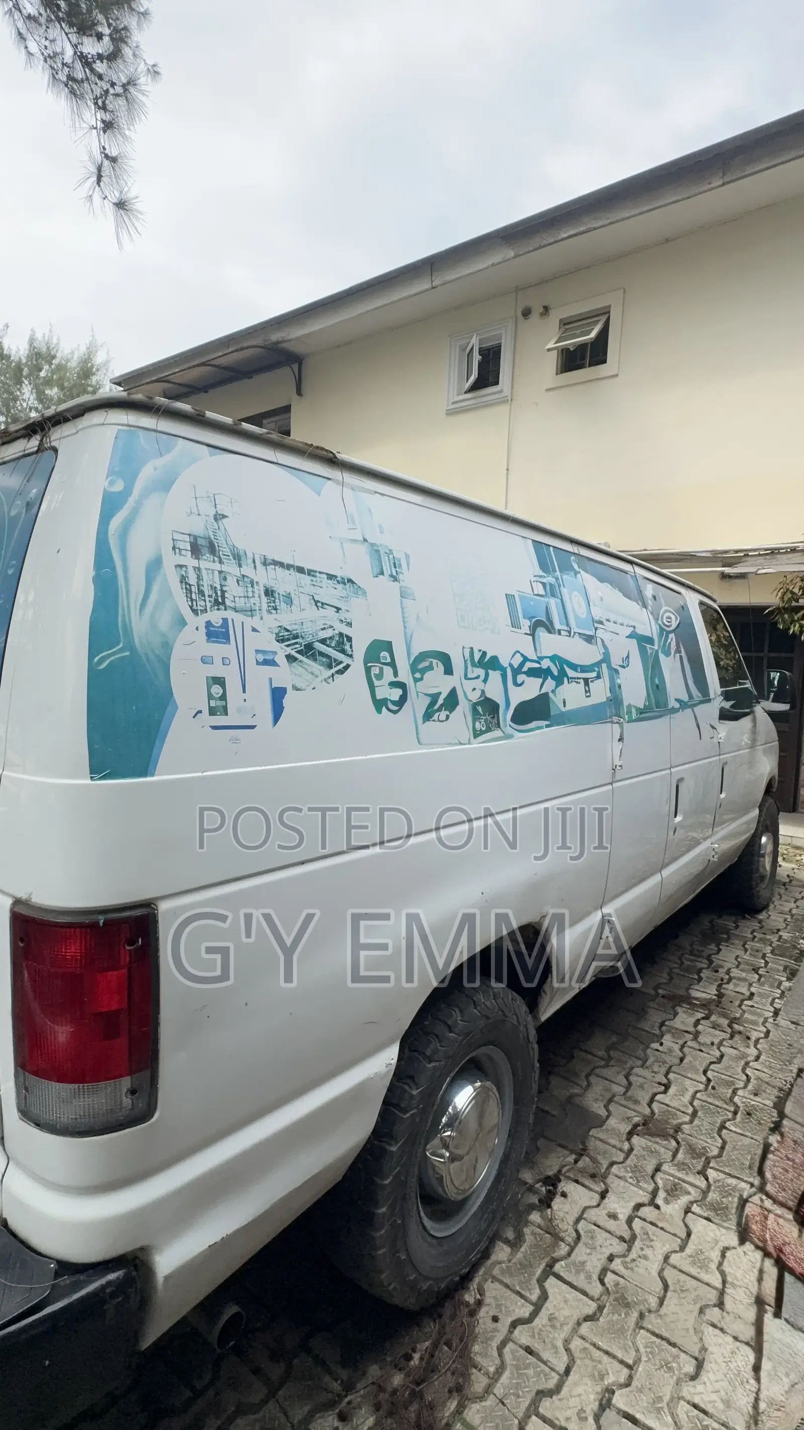 Ford E350 2004 White