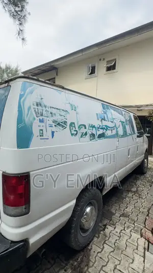 Ford E350 2004 White