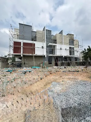 4bdrm Duplex in Surulere Lagos for sale
