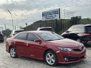 Toyota Camry SE 4dr Sedan (2.5L 4cyl 6A) 2013 Red