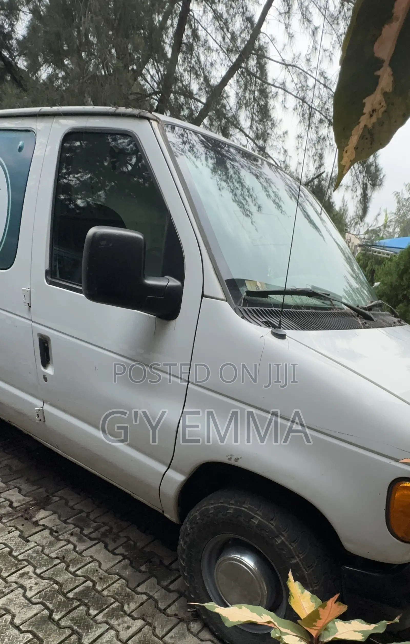 Ford E350 2004 White