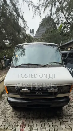 Ford E350 2004 White