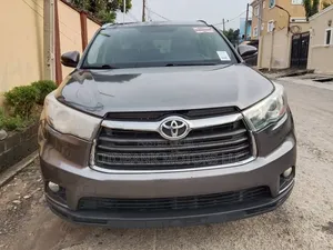 Toyota Highlander XLE 4dr SUV AWD (3.5L 6cyl 6A) 2015 Gray