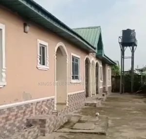 3bdrm Bungalow in Ughelli, Warri for sale