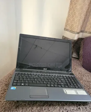 Laptop Acer Aspire 5733 4GB Intel Core i3 HDD 750GB