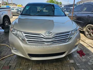 Toyota Venza 2010 Gold
