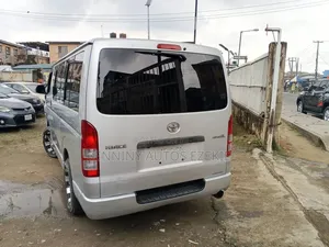 Toyota HiAce 2013 Silver