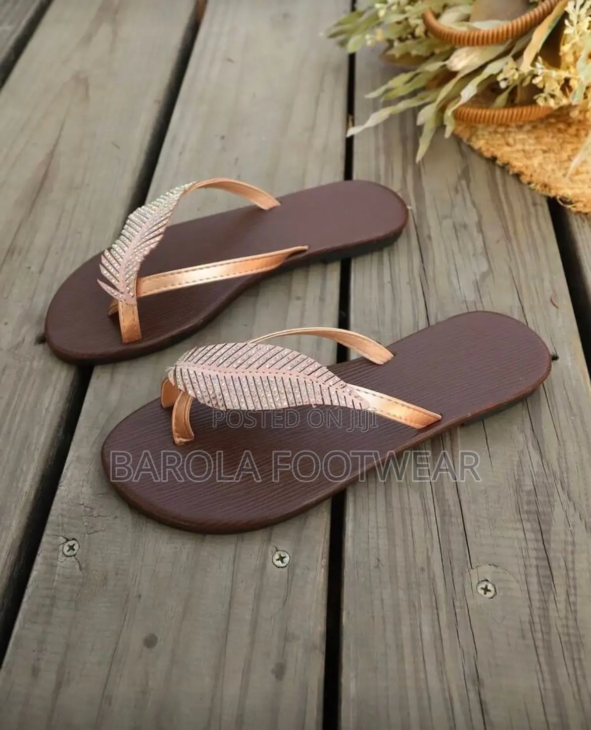 Size 43 Flat Sandals Slide