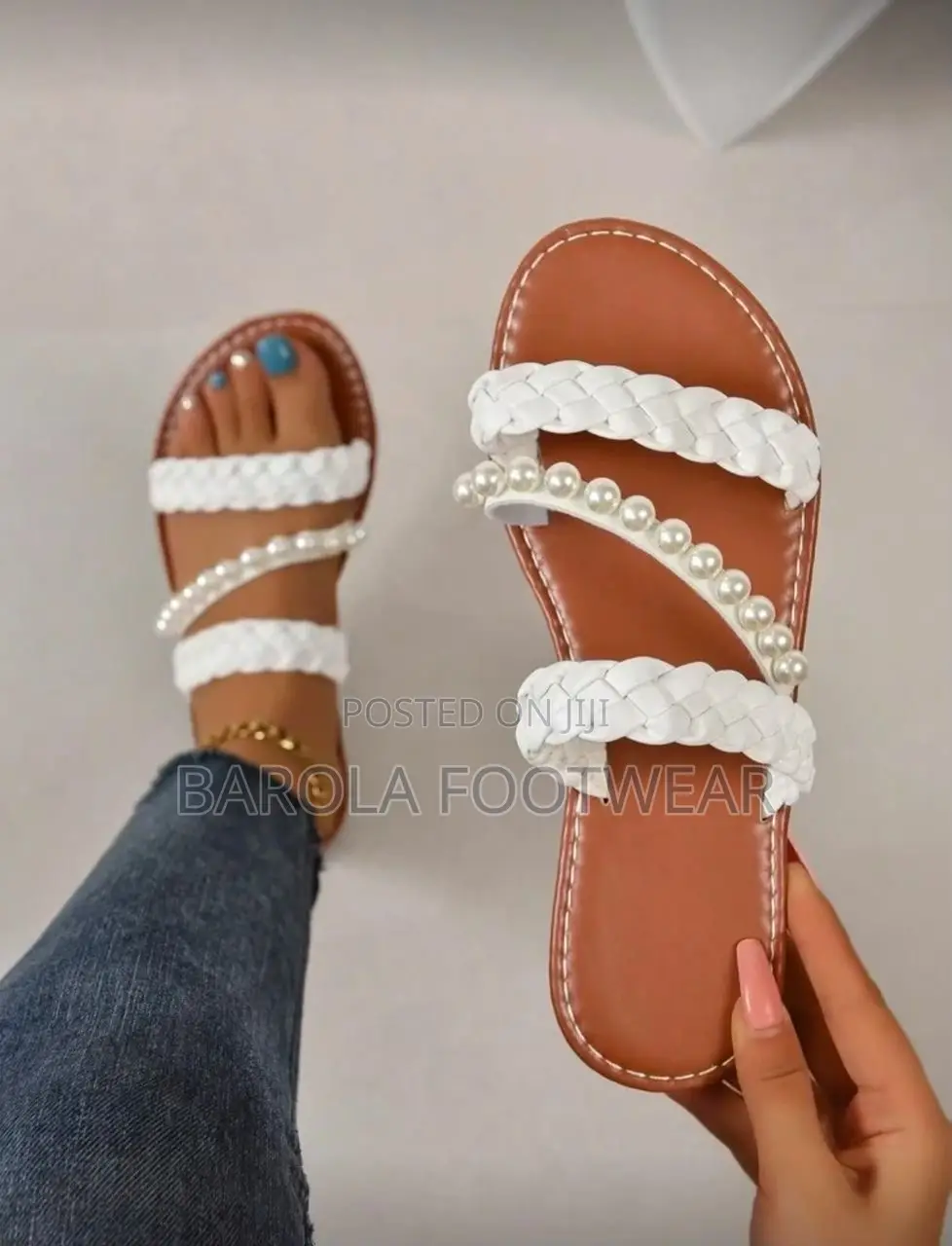 Size 43 White Flat Sandals