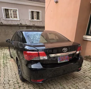 Toyota Avensis 2014 Black