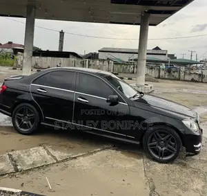 Mercedes-Benz C300 2010 Black