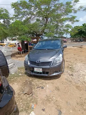 Toyota Corolla Verso 2009 Gray