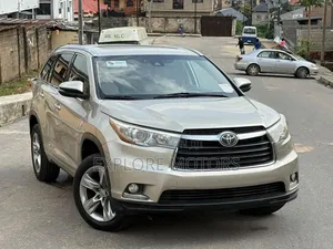 Toyota Highlander 2016 Gold