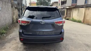 Toyota Highlander XLE V6 4x2 (3.5L 6cyl 6A) 2016 Blue