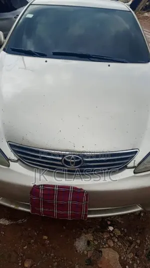 Toyota Camry 2005 Gold